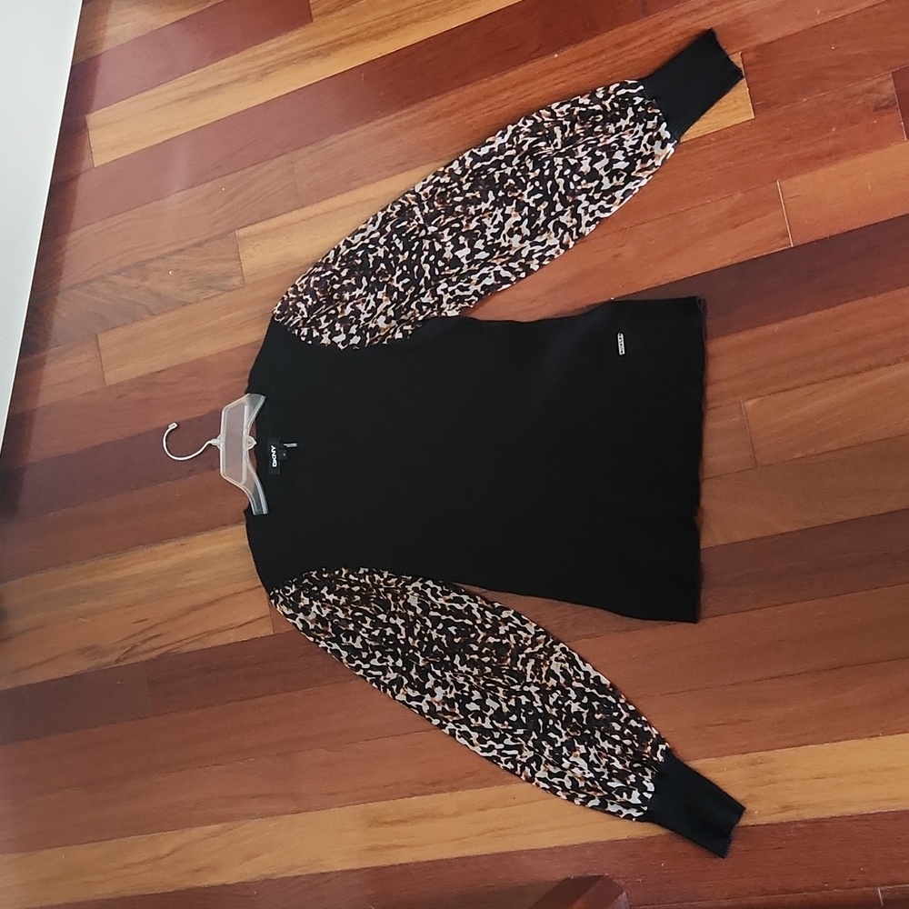 DKNY KNIT TOP